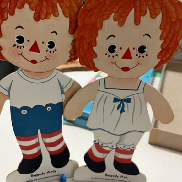 Raggedy  Ann and Andy Paper Dolls 1975 by Bobbs- Merrill Company - Picture 4 of 12